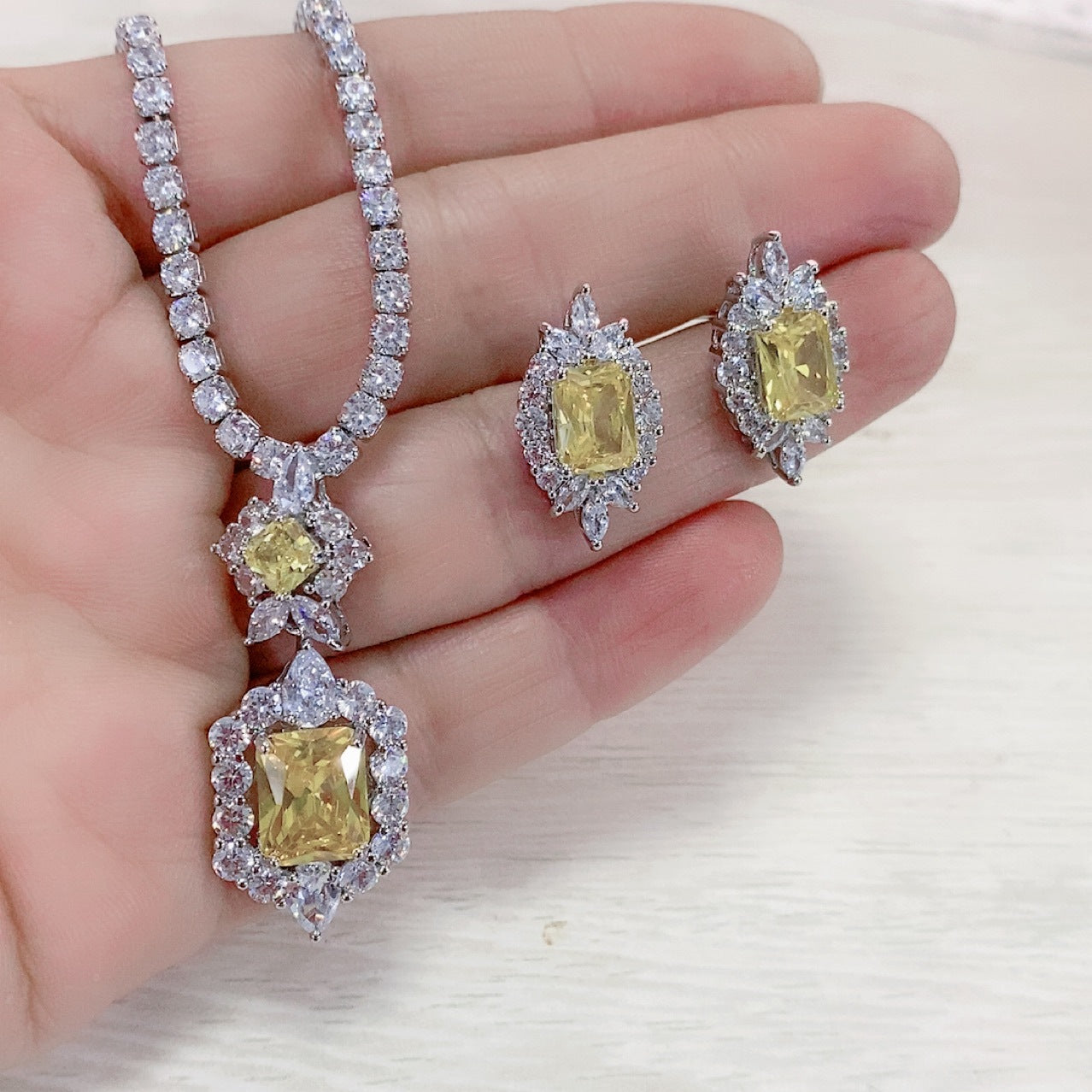 Girocollo Luce Smeraldo